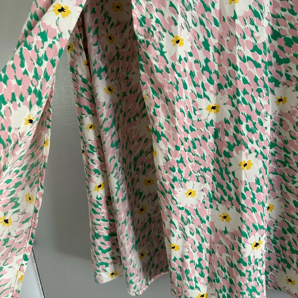 Originality floral skirt with 2 slits.  Size large - Picture 6 of 8